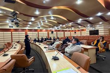 برگزاری کلاس آموزش به بیمار و احتیاطات استاندارد در بیمارستان شهید هاشمی نژاد