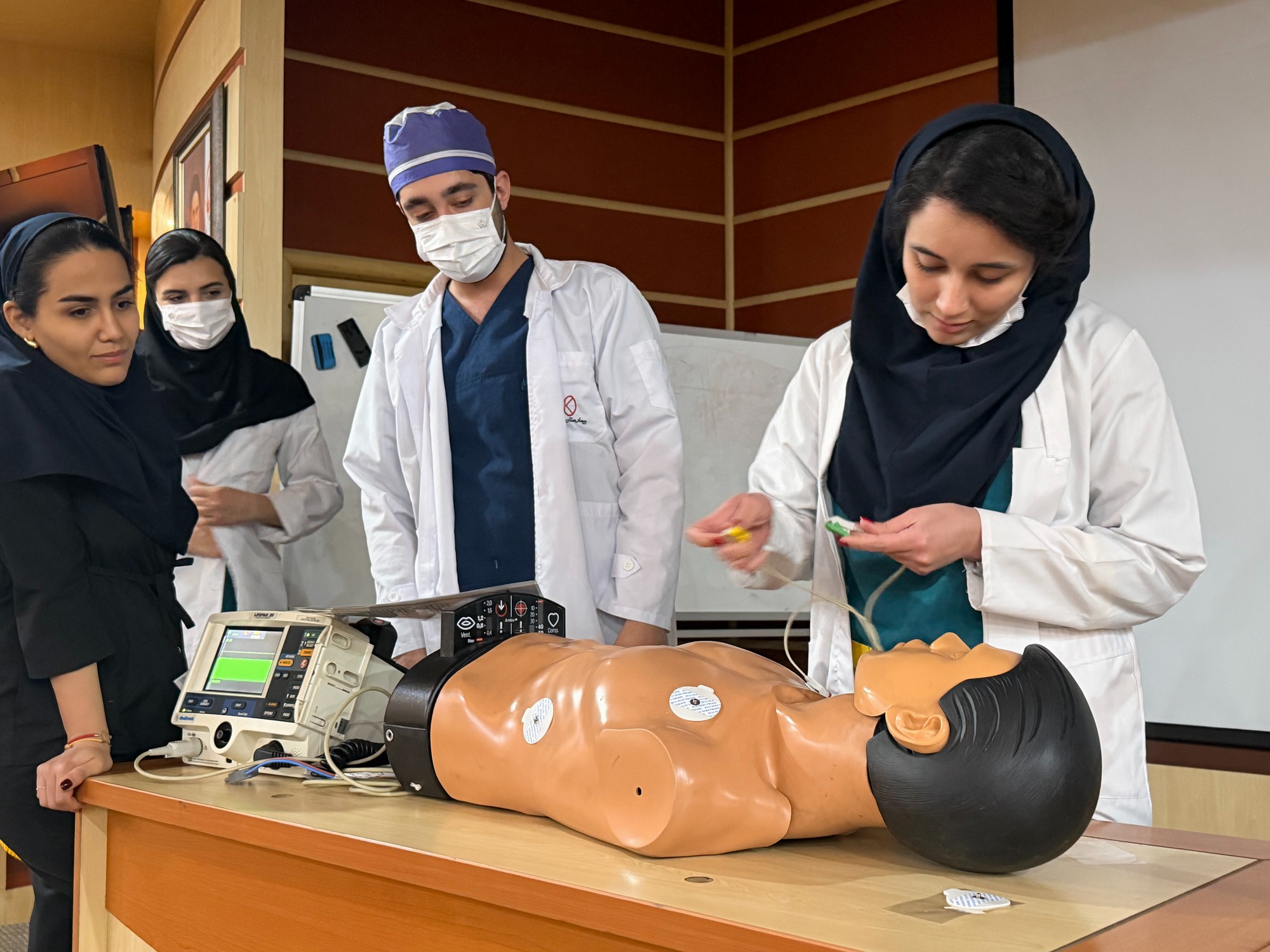 برگزاری کلاس کار با دستگاههای پیشرفته در بیمارستان شهید هاشمی نژاد