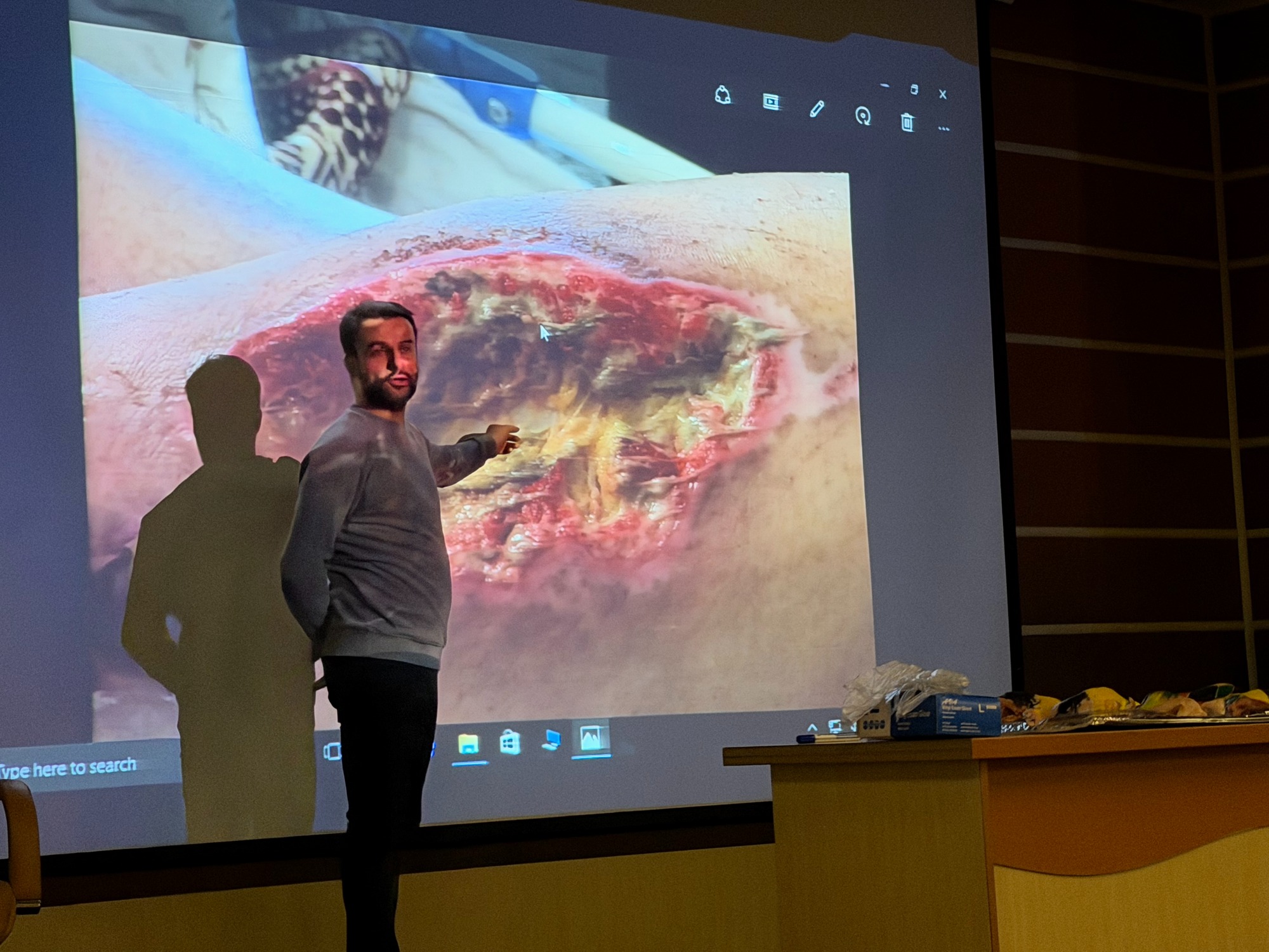 برگزاری جلسه نهم پایگاه زخم-بیمارستان شهید هاشمی نژاد